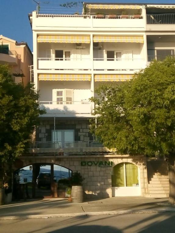 Apartments And Rooms Niksa 포드고라 외부 사진