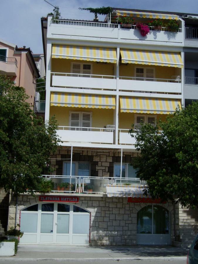 Apartments And Rooms Niksa 포드고라 외부 사진
