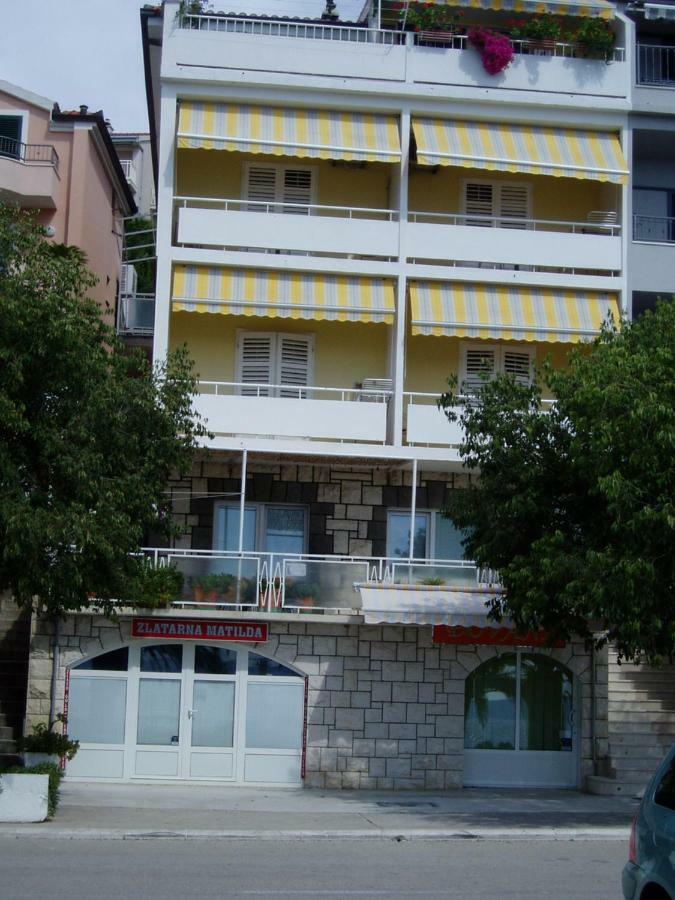 Apartments And Rooms Niksa 포드고라 외부 사진
