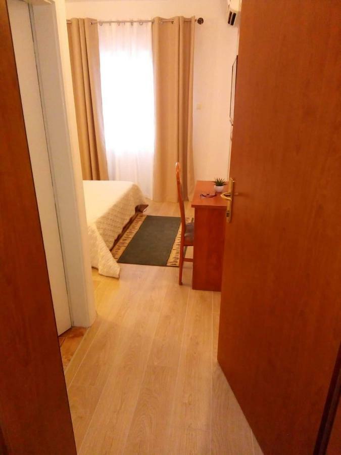 Apartments And Rooms Niksa 포드고라 외부 사진