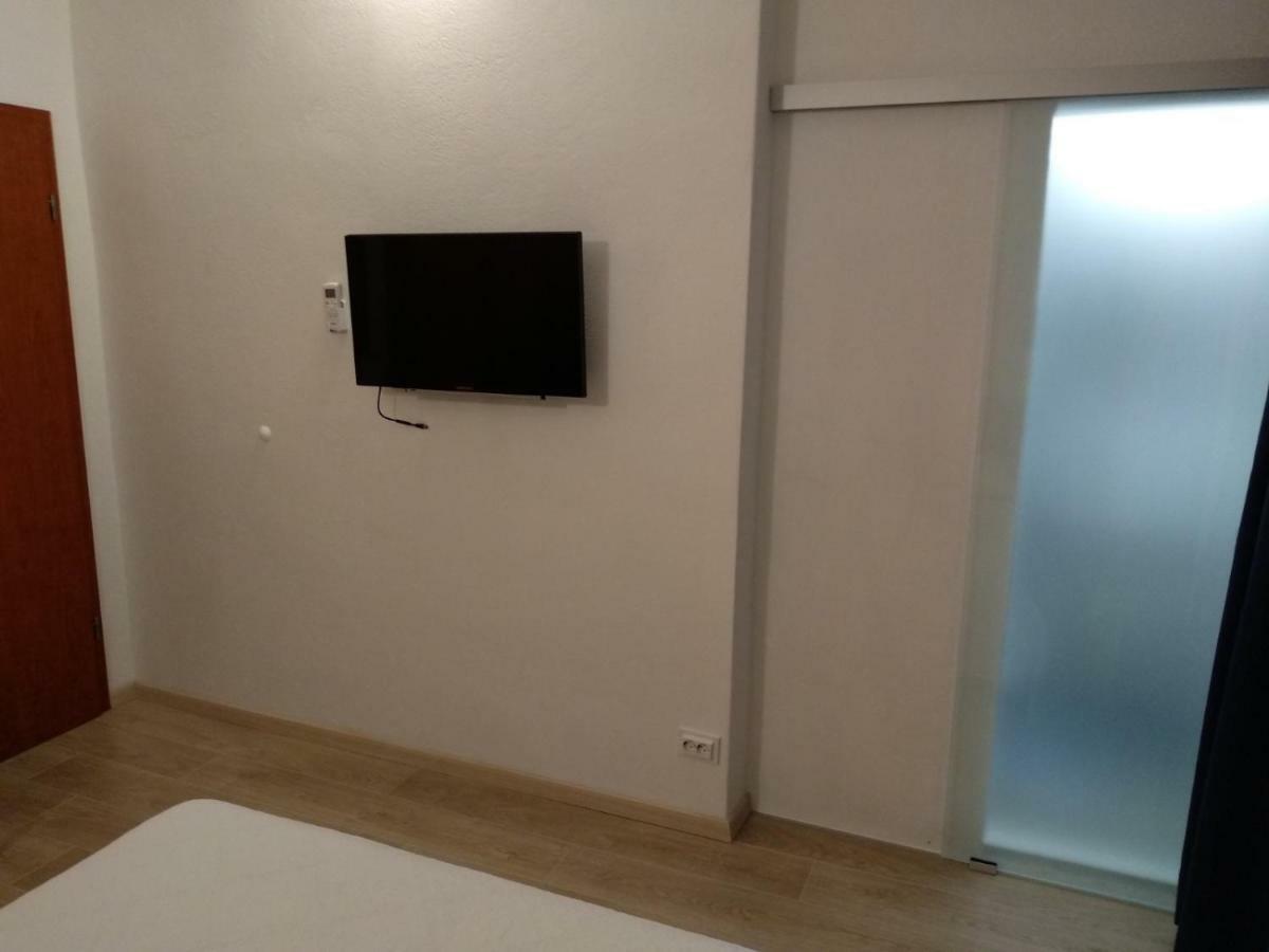 Apartments And Rooms Niksa 포드고라 외부 사진