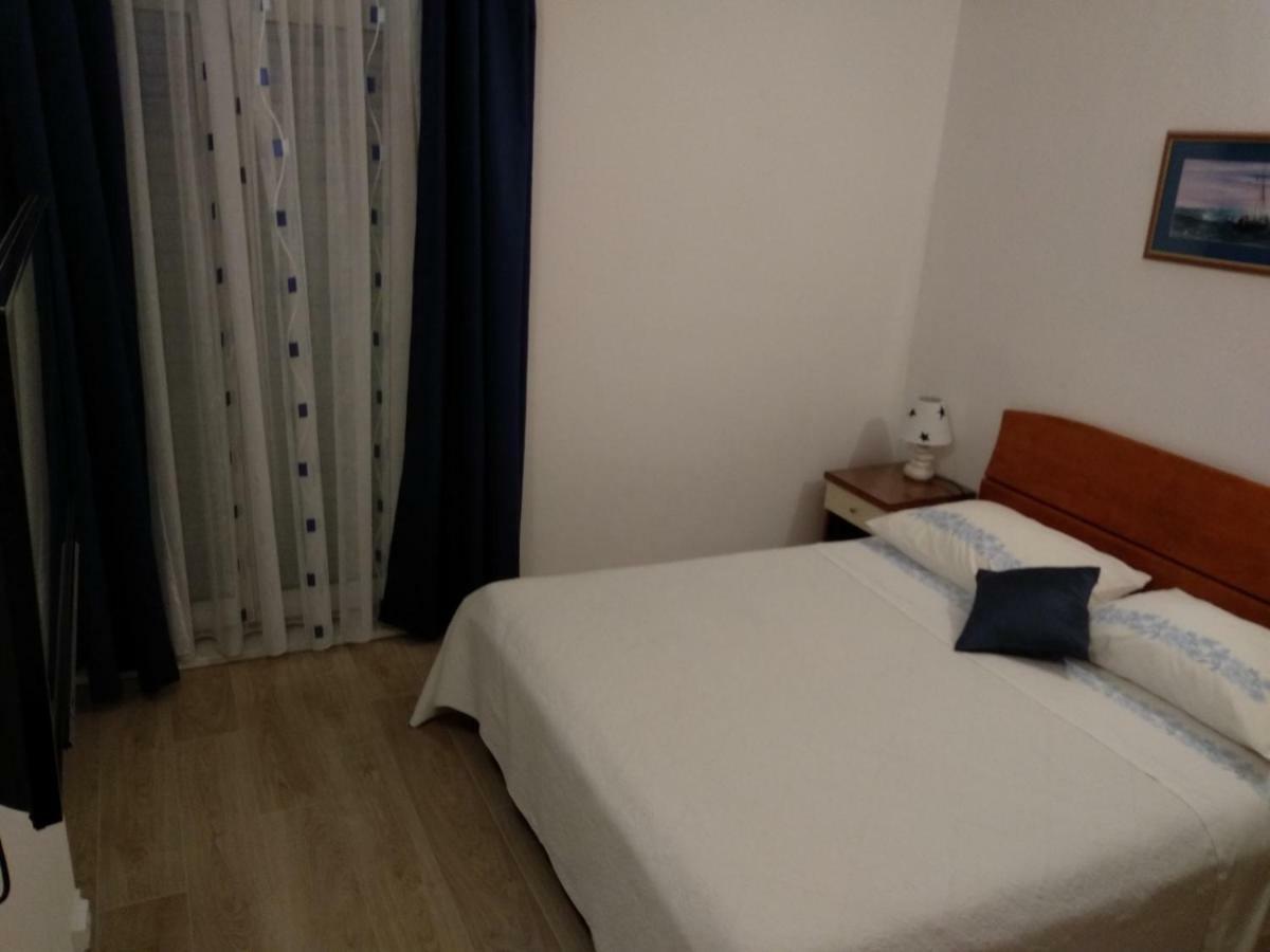 Apartments And Rooms Niksa 포드고라 외부 사진