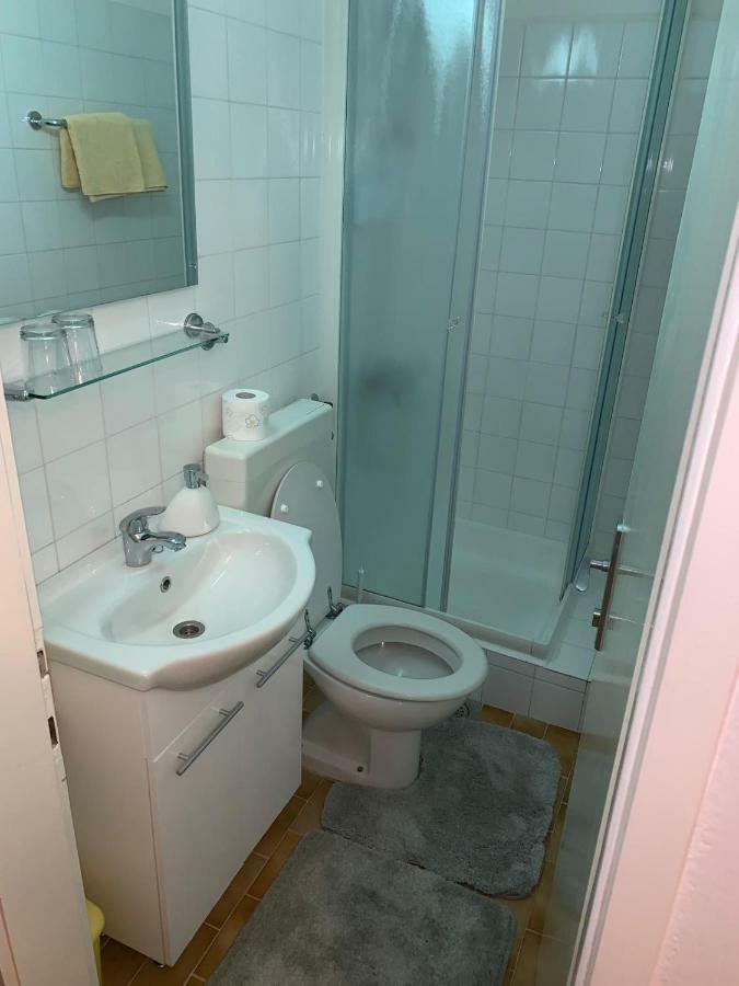 Apartments And Rooms Niksa 포드고라 외부 사진